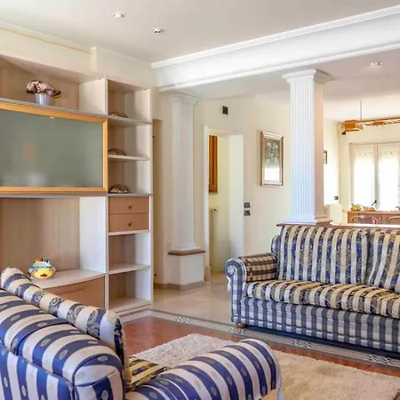 Apartment Luxury Palace Attico Vista Mare E Torre Cabrera *