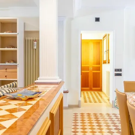 Apartment Luxury Palace Attico Vista Mare E Torre Cabrera *