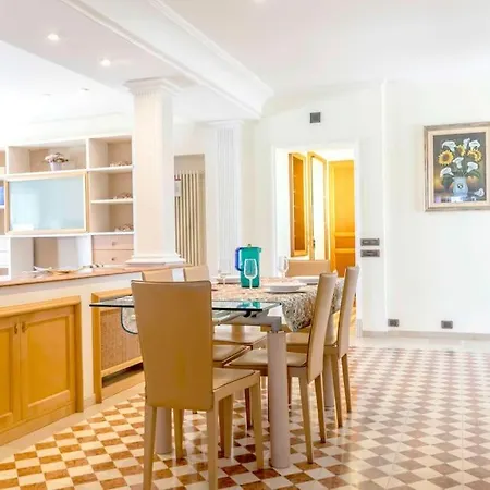Apartment Luxury Palace Attico Vista Mare E Torre Cabrera *