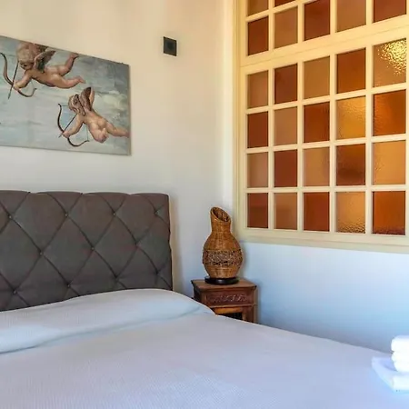 Luxury Palace Attico Vista Mare E Torre Cabrera פוצאלו