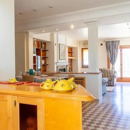 Luxury Palace Attico Vista Mare E Torre Cabrera * פוצאלו